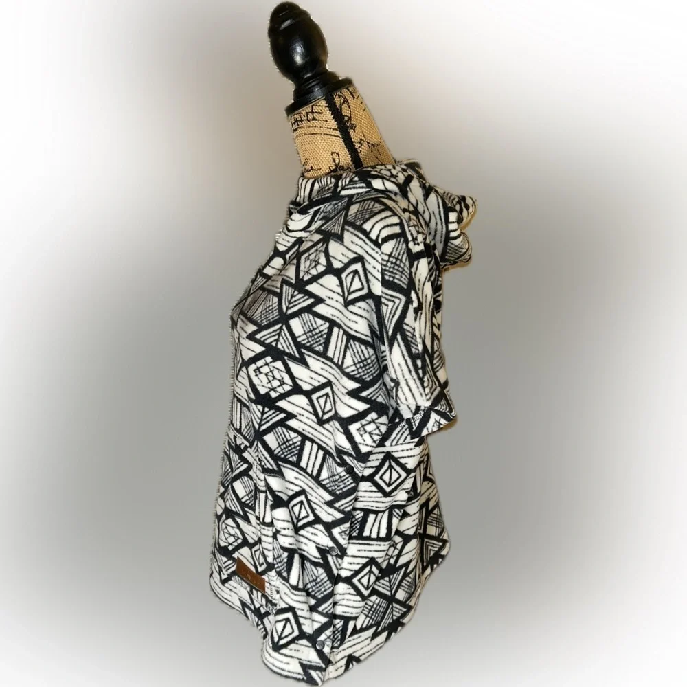 Kavu Girls Little Seeker Black White Geometric Print Fleece Snap Poncho Hoodie L